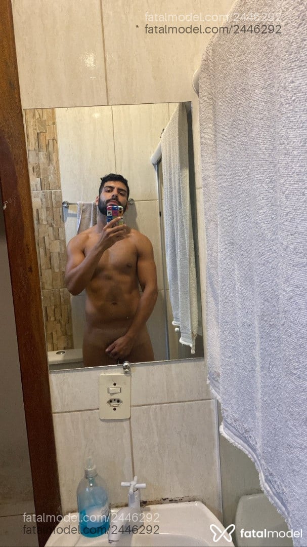 Acompanhante homem morena (o) de olhos castanhos em Barra Velha - Augusto