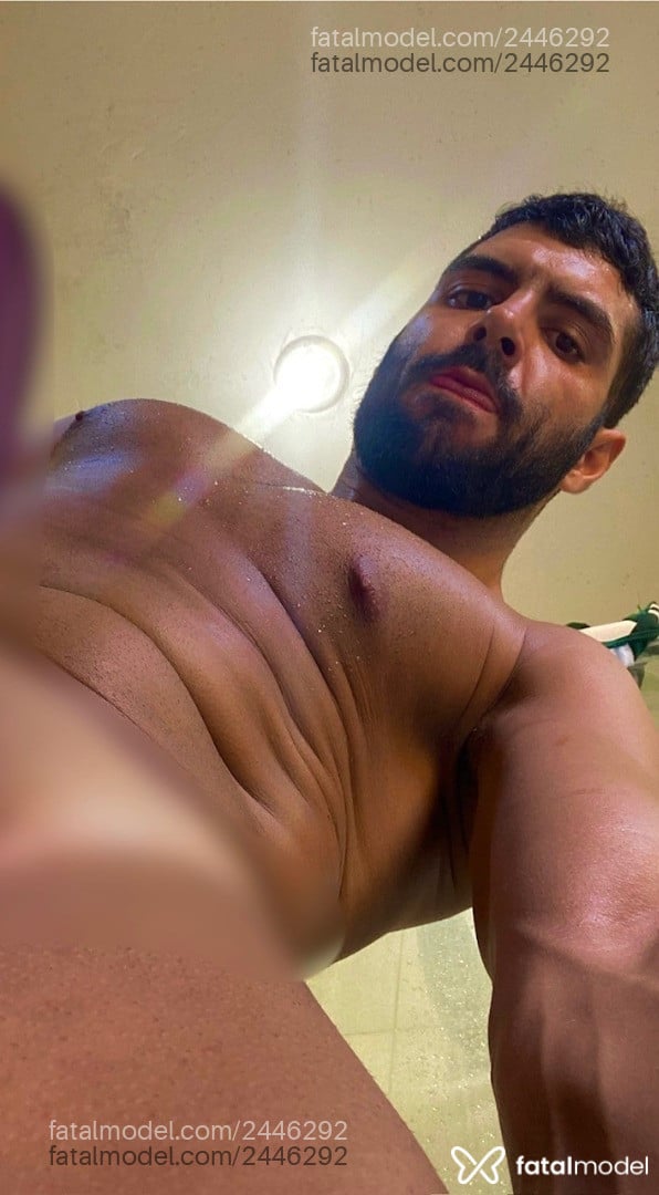 Acompanhante homem morena (o) de olhos castanhos em Barra Velha - Augusto