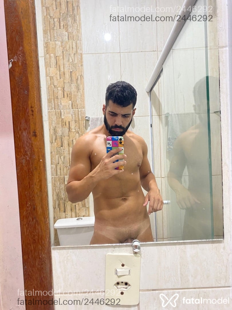 Acompanhante homem morena (o) de olhos castanhos em Barra Velha - Augusto
