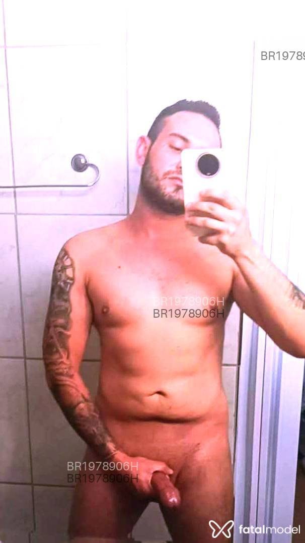 Acompanhante homem morena (o) de olhos castanhos - Jhonny Modelo Acompanhante homem morena (o) de olhos castanhos - Jhonny Modelo