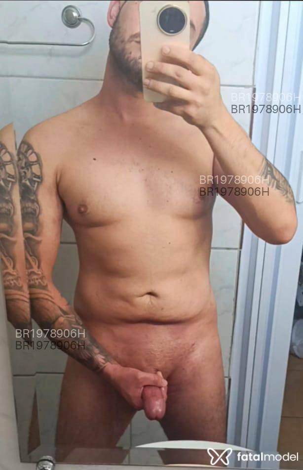 Acompanhante homem morena (o) de olhos castanhos - Jhonny Modelo Acompanhante homem morena (o) de olhos castanhos - Jhonny Modelo