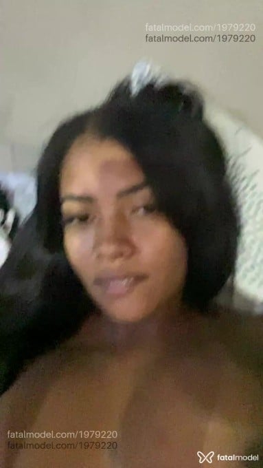 Acompanhante mulher morena (o) de olhos pretos - Dassa Acompanhante mulher morena (o) de olhos pretos - Dassa