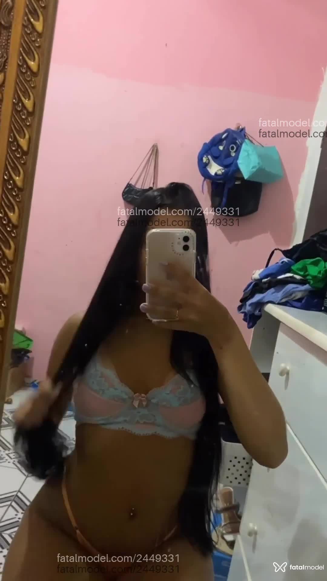 Acompanhante mulher morena (o) de olhos castanhos - Fabricia