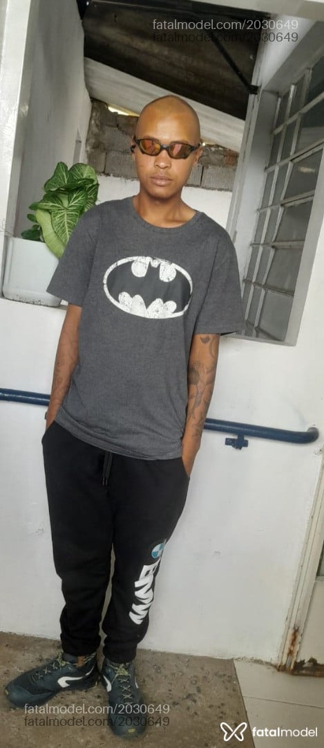 Acompanhante homem morena (o) de olhos verdes - Lucas
