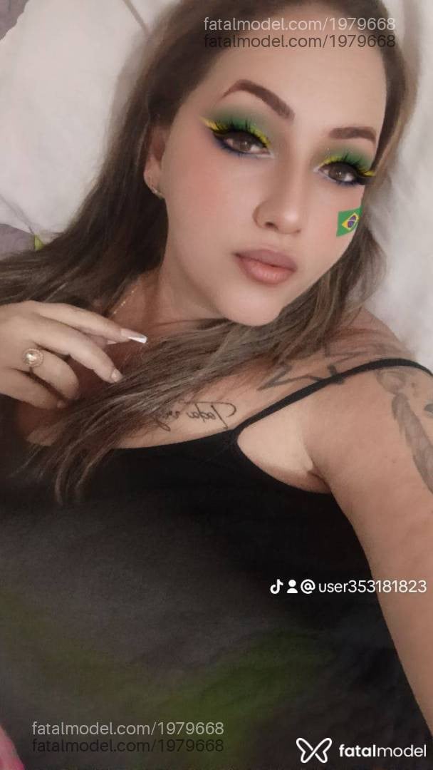 Acompanhante mulher loira (o) de olhos castanhos em Manhuaçu - Anthonella