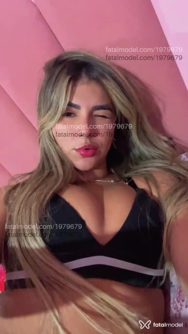 Acompanhante mulher loira (o) de olhos pretos em Virtual - Liz Silva