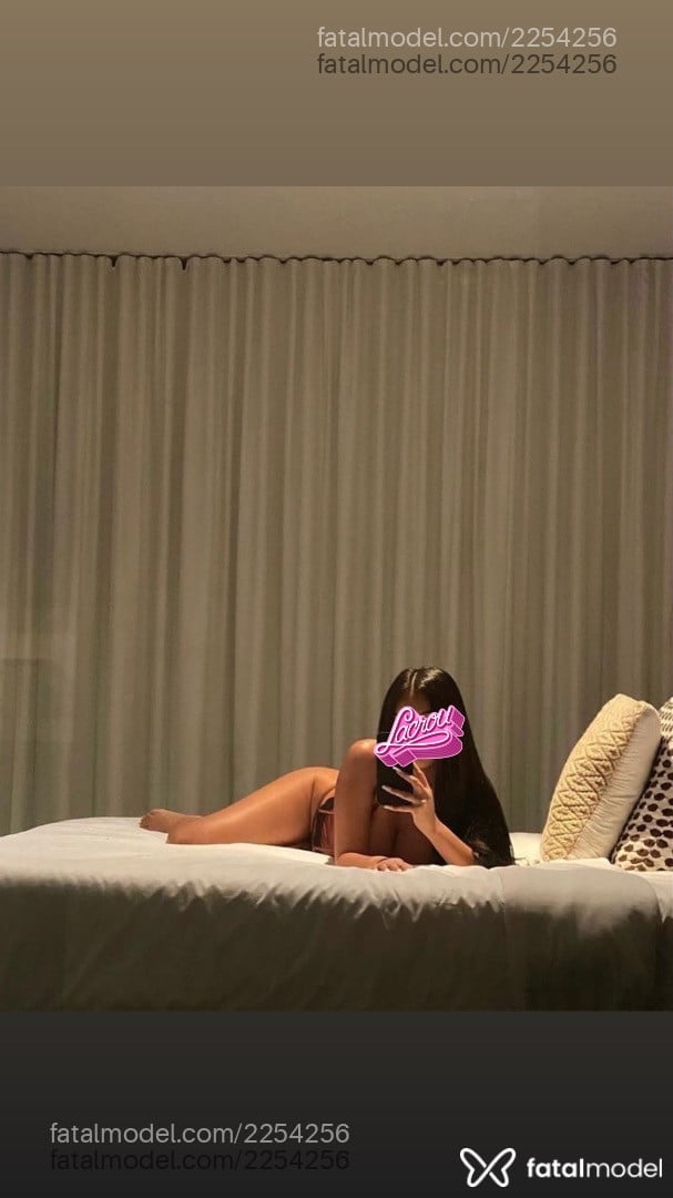 Acompanhante mulher com cabelo castanho de olhos castanhos em Canela - Ana