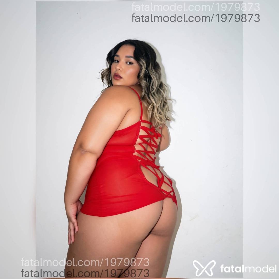 Acompanhante mulher loira (o) de olhos castanhos - Clara Sofia