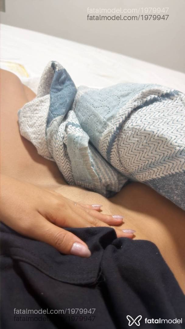 Acompanhante mulher morena (o) de olhos pretos - Daniele