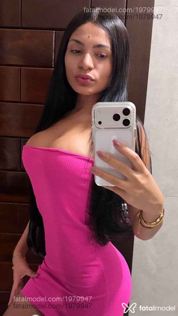 Acompanhante mulher morena (o) de olhos pretos - Daniele