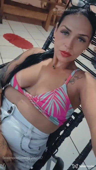 Acompanhante mulher morena (o) de olhos verdes - Paola Sanshez Acompanhante mulher morena (o) de olhos verdes - Paola Sanshez