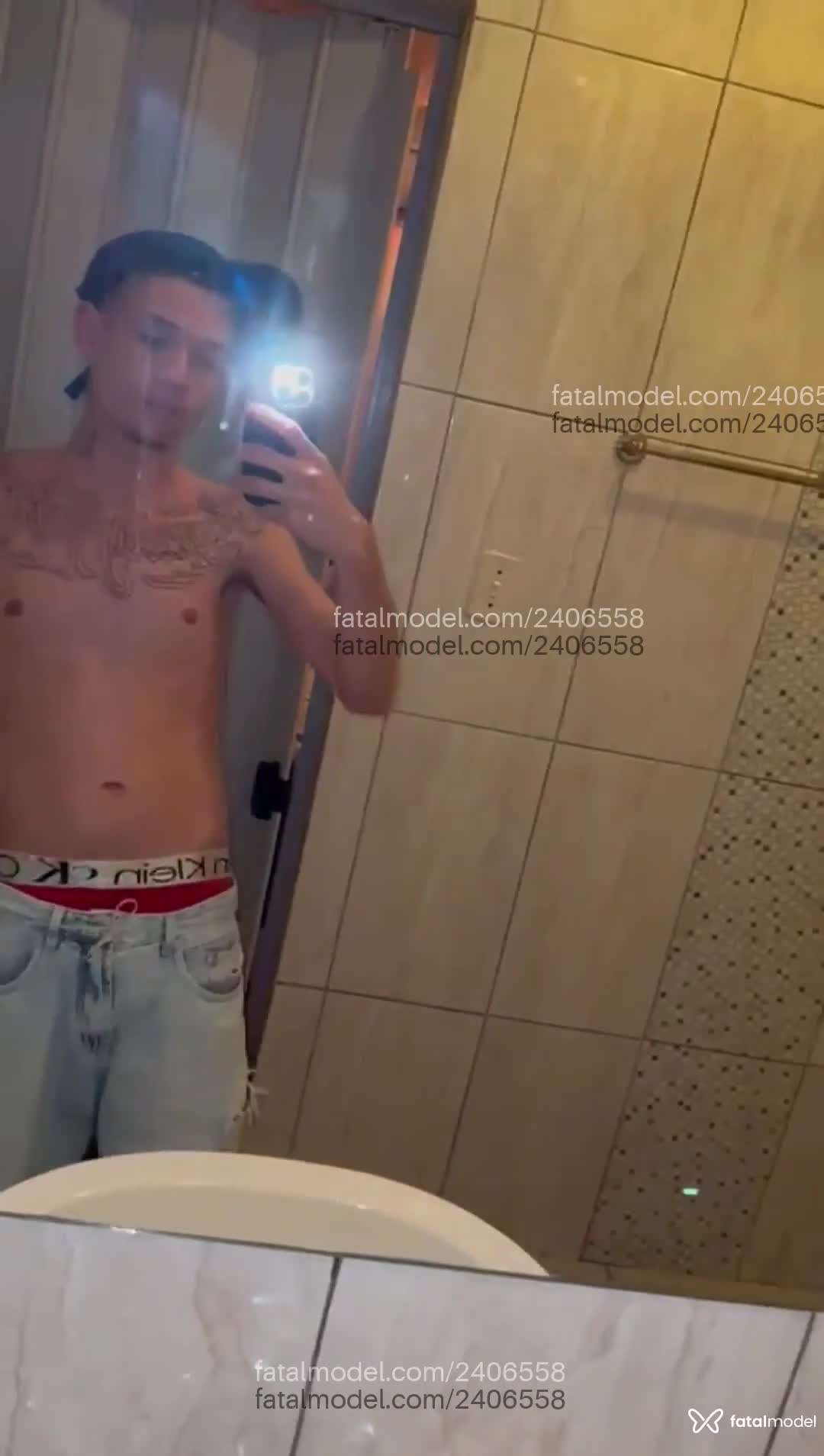 Acompanhante homem loira (o) de olhos castanhos - Henrique