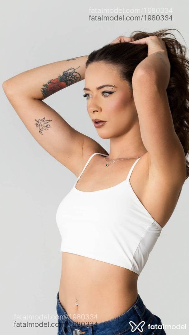 Acompanhante mulher loira (o) de olhos verdes - Malu