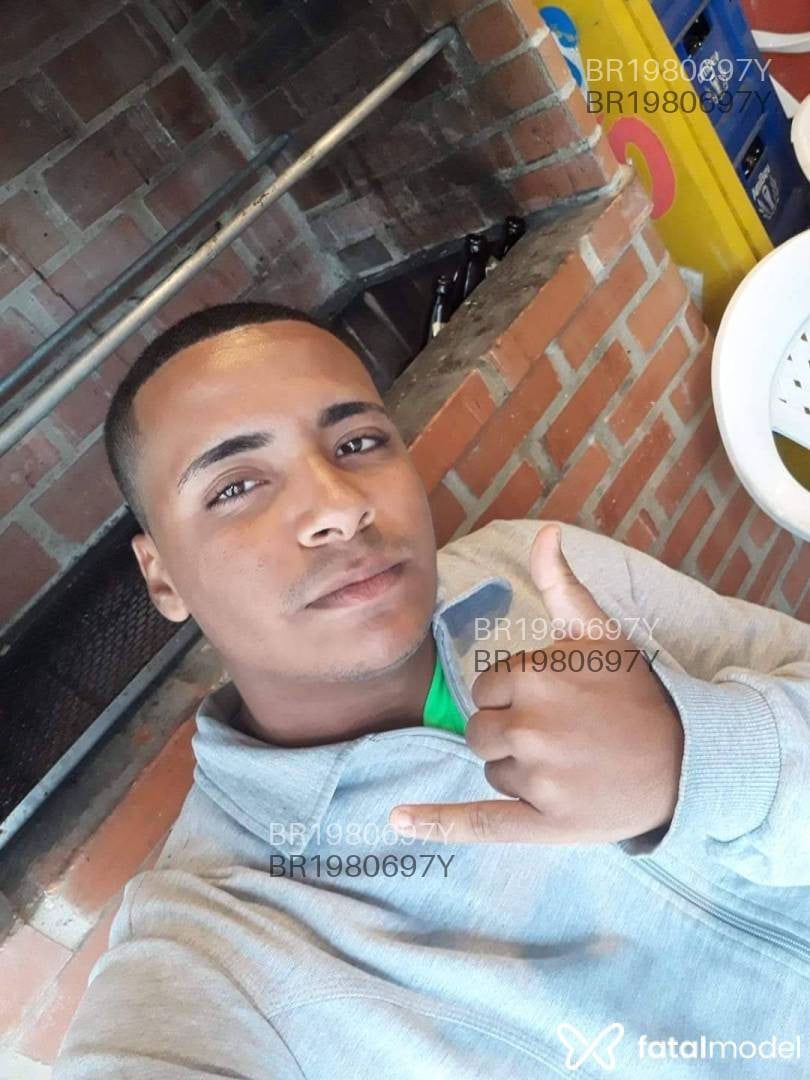 Acompanhante homem morena (o) de olhos castanhos em Pouso Alegre Acompanhante homem morena (o) de olhos castanhos em Pouso Alegre - Marcos Vieira