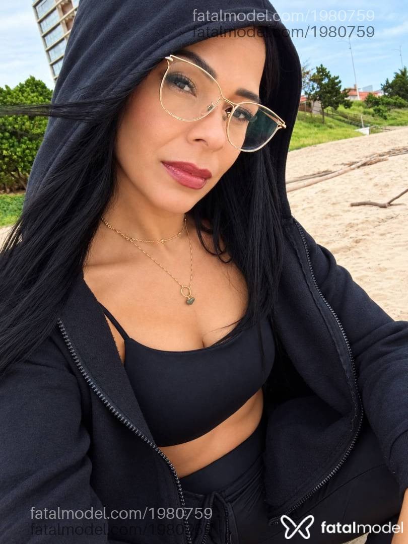 Acompanhante mulher morena (o) de olhos castanhos - Renata