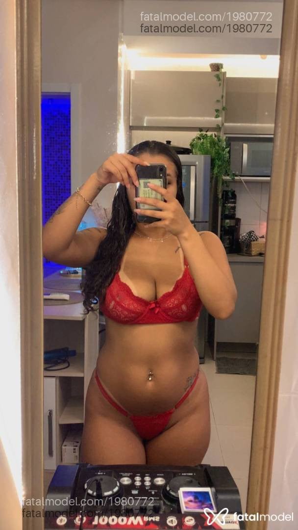 Acompanhante mulher com cabelo castanho de olhos castanhos em Gravataí - Sabrina