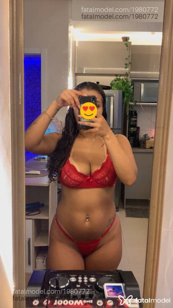 Acompanhante mulher com cabelo castanho de olhos castanhos em Gravataí - Sabrina