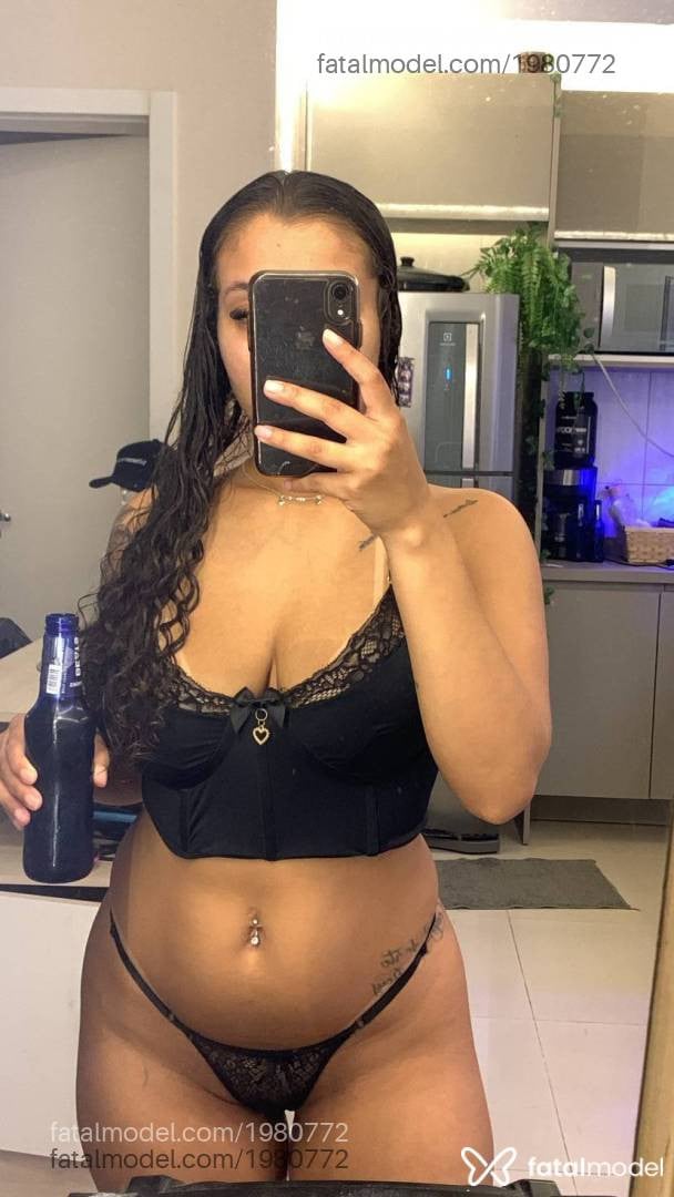 Acompanhante mulher com cabelo castanho de olhos castanhos em Gravataí - Sabrina