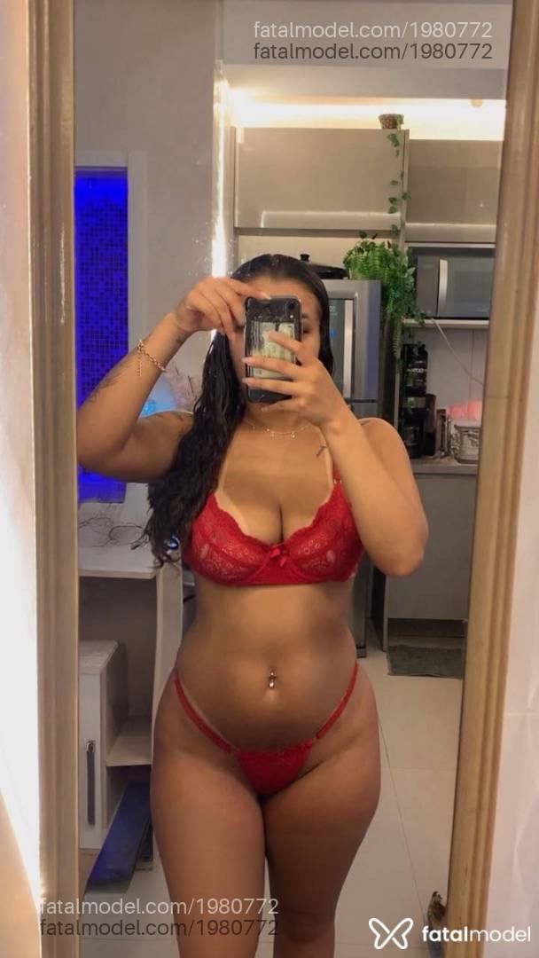 Acompanhante mulher com cabelo castanho de olhos castanhos em Gravataí - Sabrina