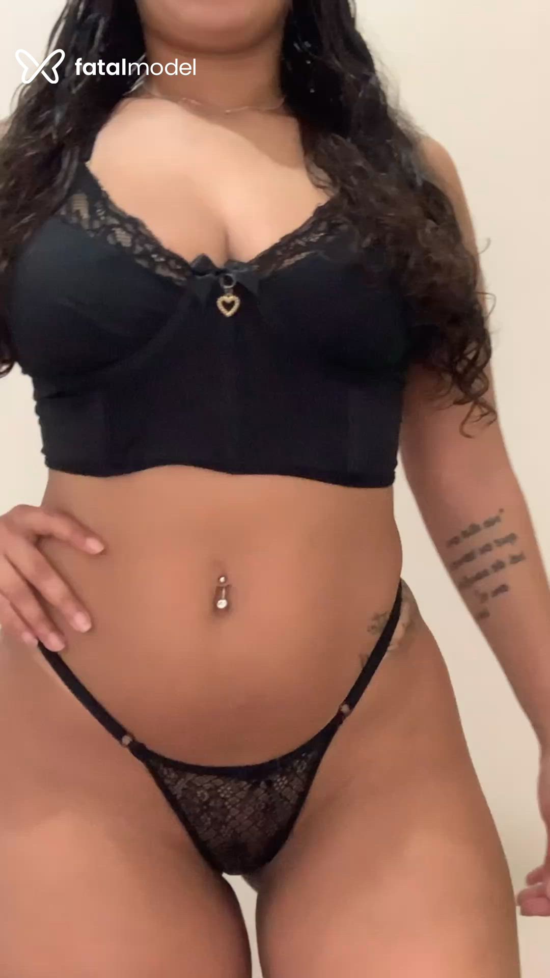 Acompanhante mulher com cabelo castanho de olhos castanhos - Sabrina