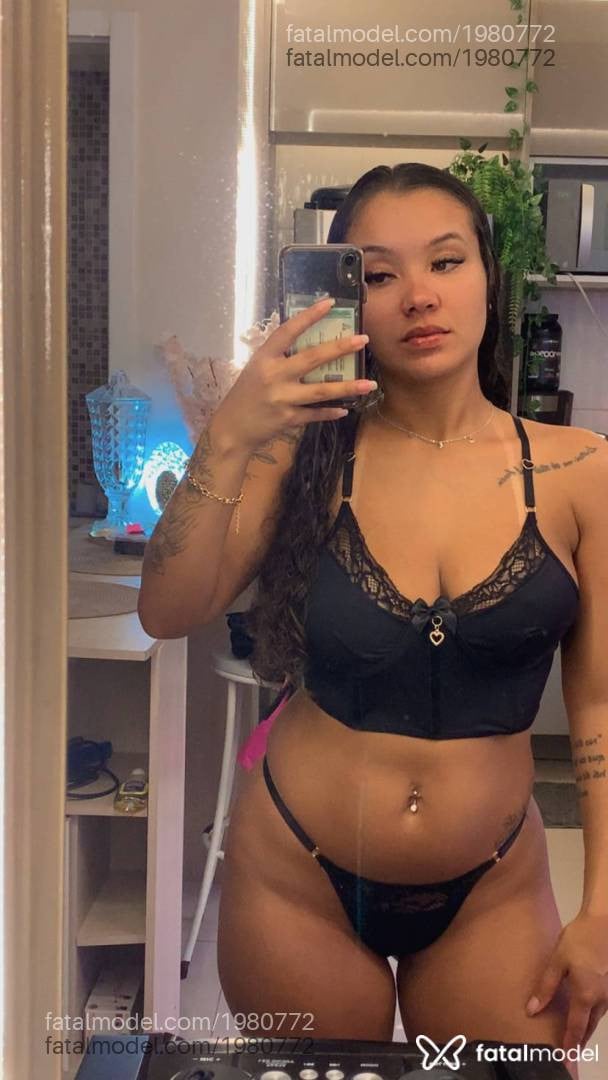 Acompanhante mulher com cabelo castanho de olhos castanhos - Sabrina