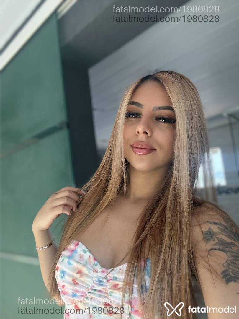 Acompanhante mulher morena (o) de olhos castanhos - Dani