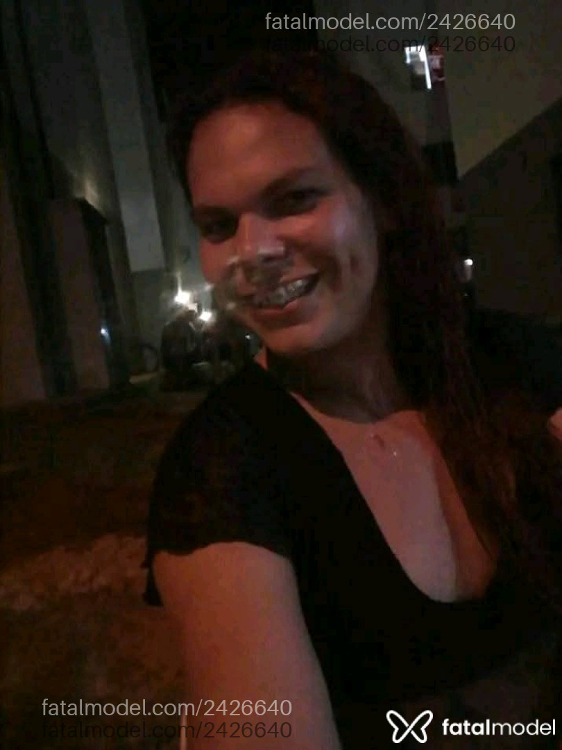 Acompanhante mulher trans com cabelo castanho de olhos mel em Porto Velho - Jhenyfer Sadatty