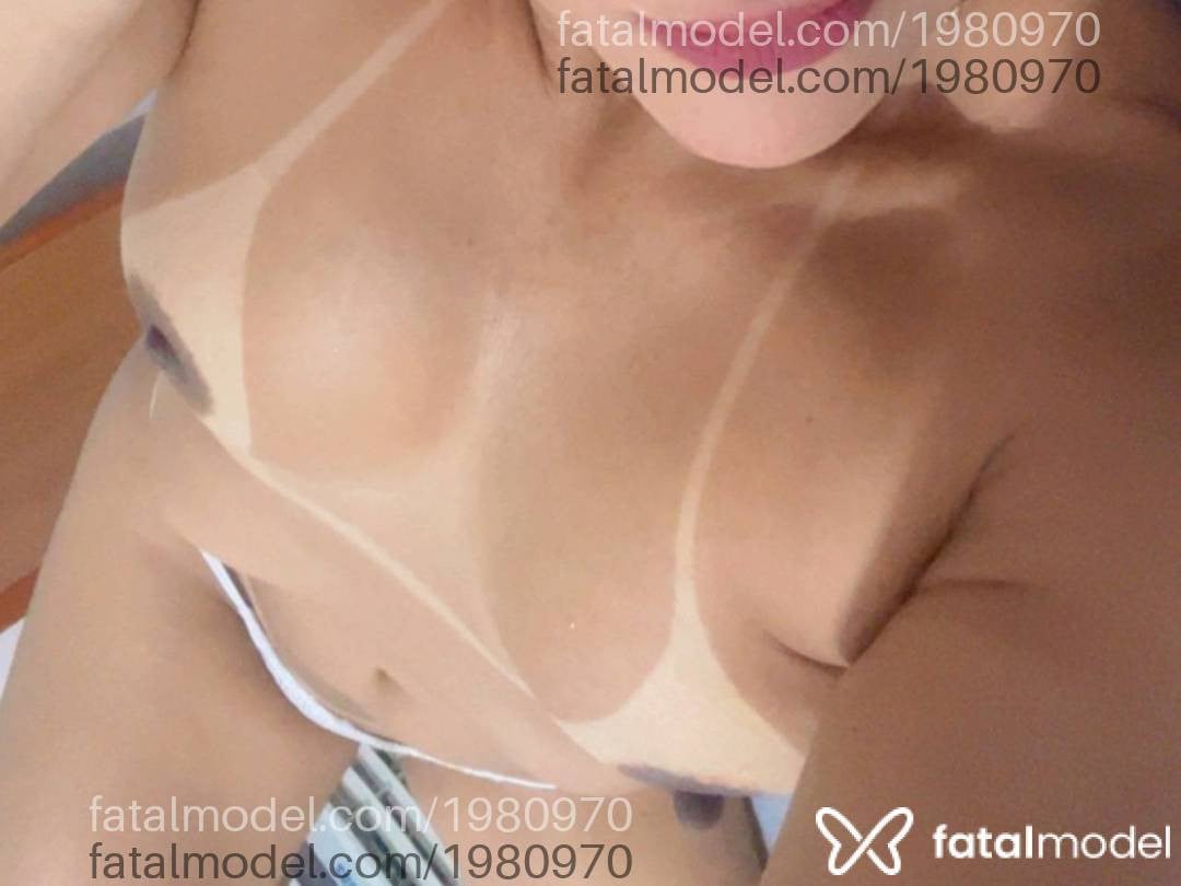 Acompanhante mulher morena (o) de olhos castanhos - Aline