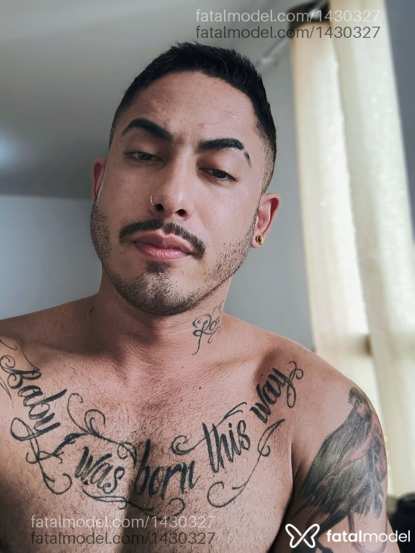 Acompanhante homem morena (o) de olhos castanhos em Taubaté Acompanhante homem morena (o) de olhos castanhos em Taubaté - França
