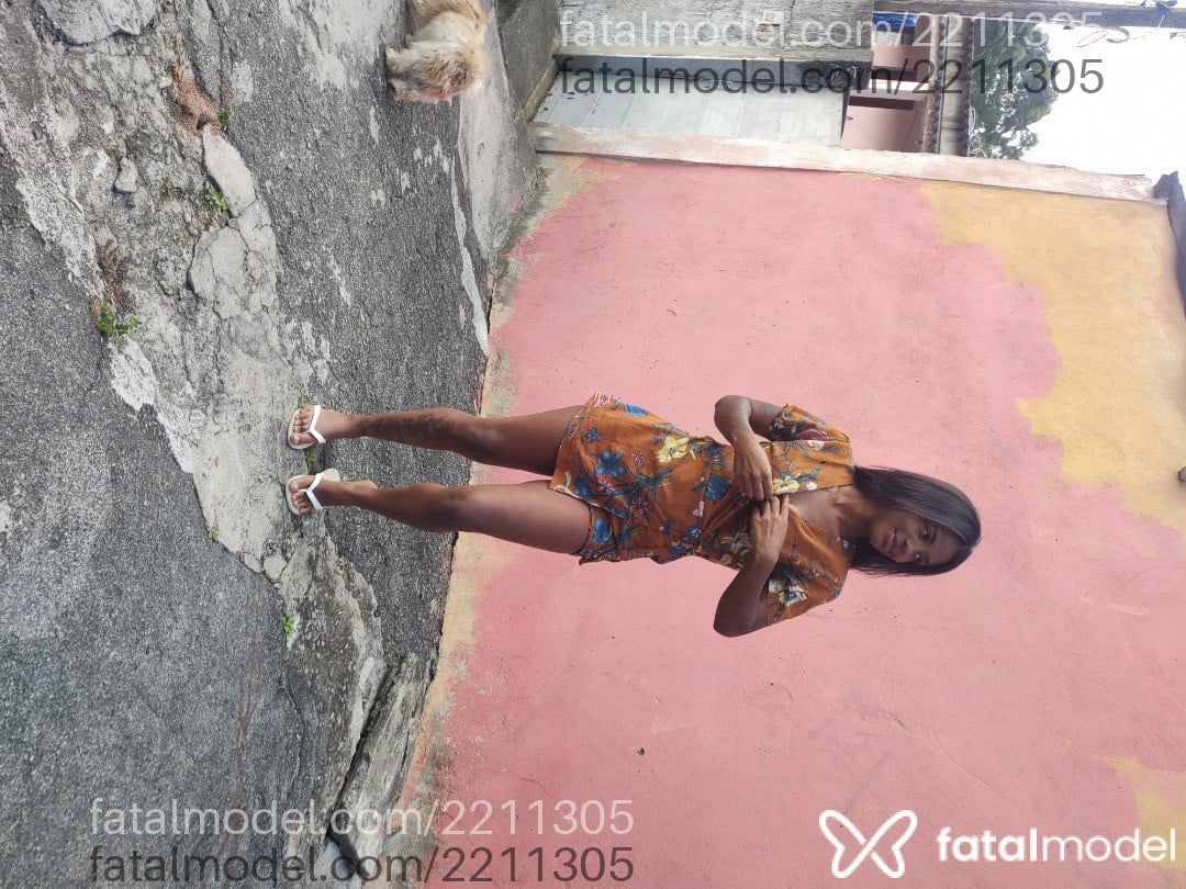 Acompanhante mulher morena (o) de olhos castanhos - Any