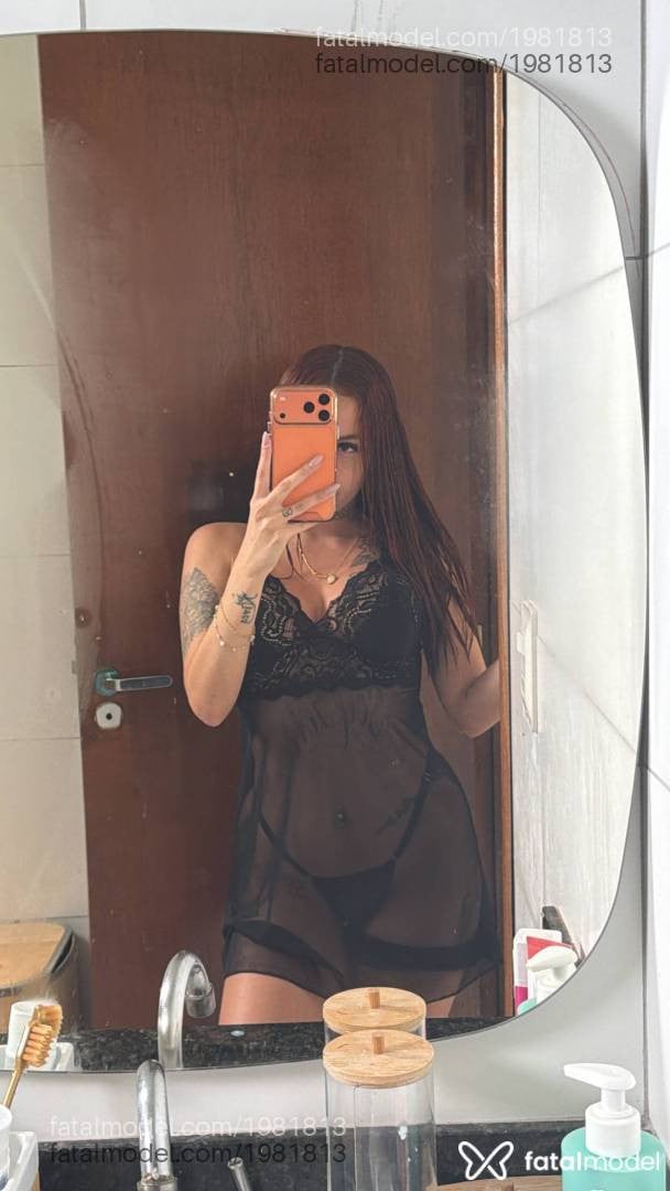 Acompanhante mulher ruiva (o) de olhos castanhos - Angélica Belutti