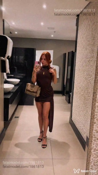 Acompanhante mulher ruiva (o) de olhos castanhos - Angélica Belutti Acompanhante mulher ruiva (o) de olhos castanhos - Angélica Belutti