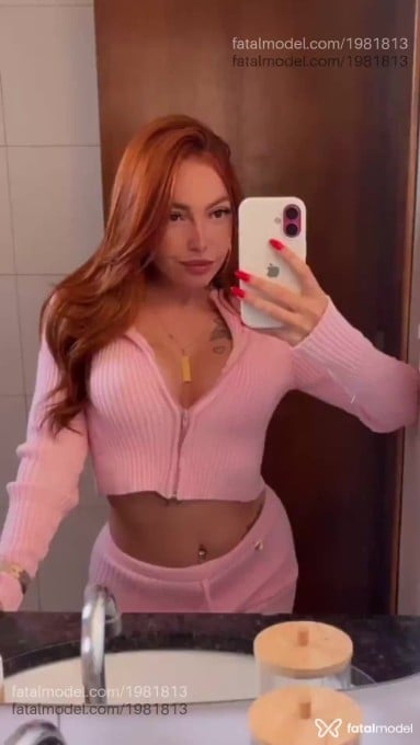 Acompanhante mulher ruiva (o) de olhos castanhos - Angélica Belutti Acompanhante mulher ruiva (o) de olhos castanhos - Angélica Belutti