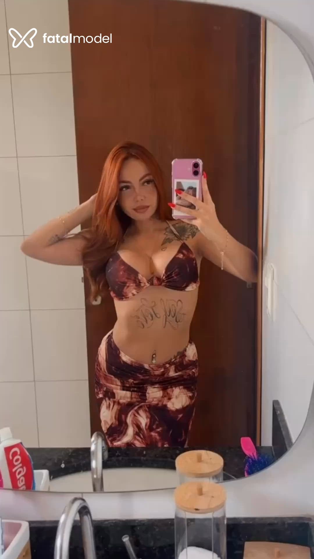 Acompanhante mulher ruiva (o) de olhos castanhos - Angélica Belutti Acompanhante mulher ruiva (o) de olhos castanhos - Angélica Belutti