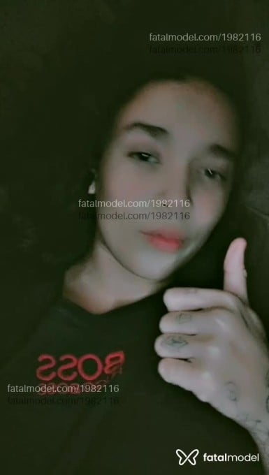 Acompanhante mulher com cabelo castanho de olhos castanhos em Pato Branco - Annyy