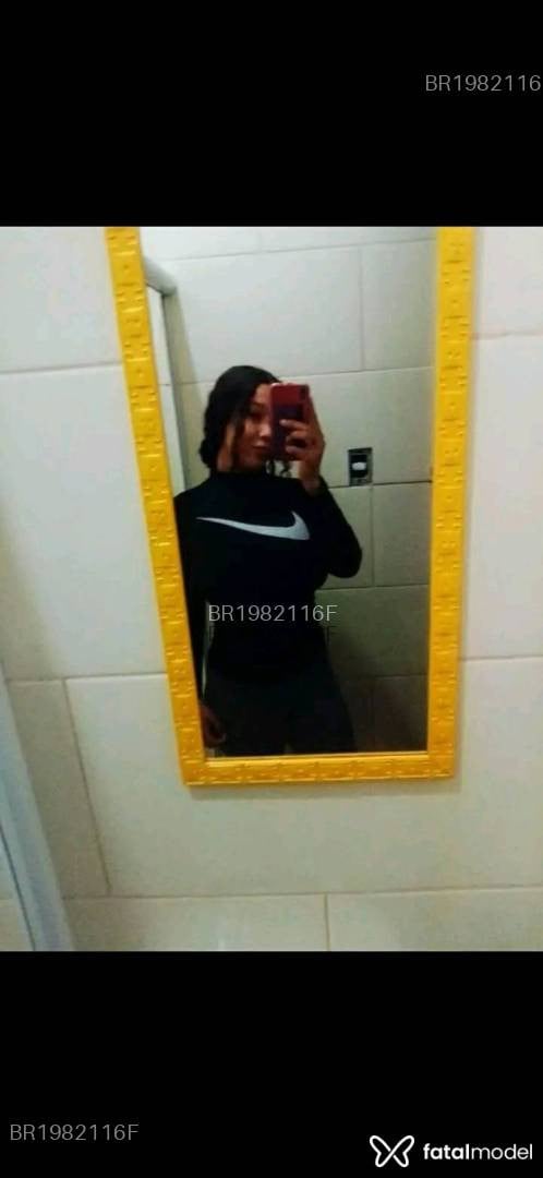 Acompanhante mulher com cabelo castanho de olhos castanhos em Pato Branco - Annyy