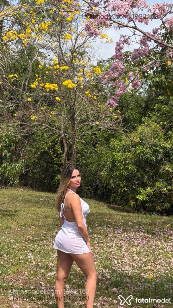 Acompanhante mulher loira (o) de olhos verdes - Angel