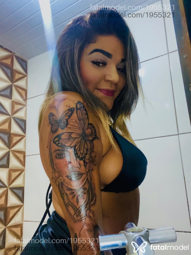 Acompanhante mulher loira (o) de olhos castanhos em Virtual - Milena