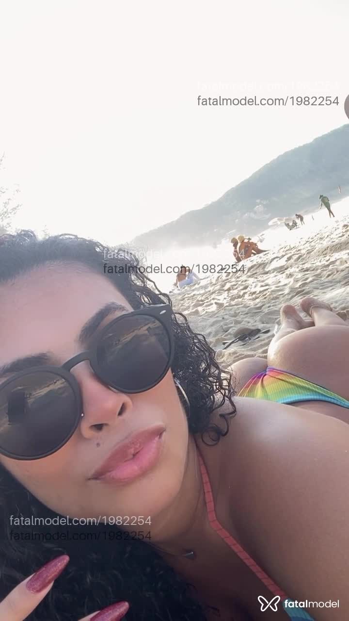 Acompanhante mulher morena (o) de olhos castanhos em Juiz de Fora - Ísis Marques