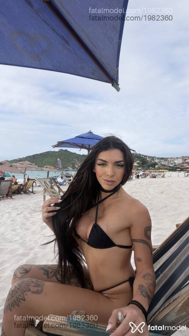 Acompanhante mulher trans morena (o) de olhos mel - Stella