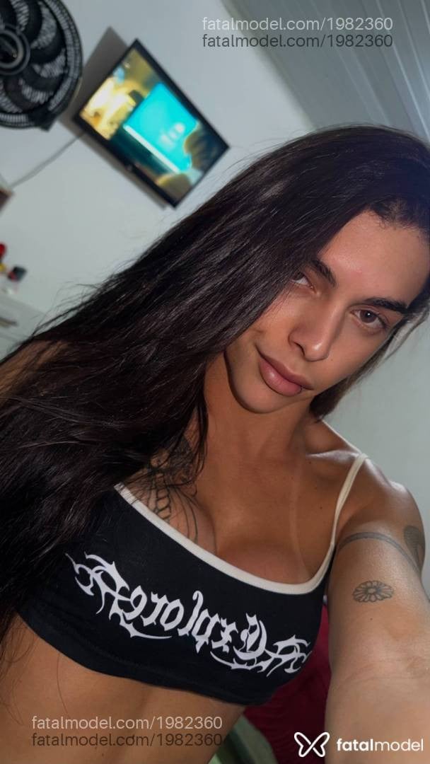 Acompanhante mulher trans morena (o) de olhos mel em Macaé Acompanhante mulher trans morena (o) de olhos mel em Macaé - Stella