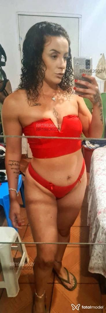 Acompanhante mulher ruiva (o) de olhos castanhos em Virtual - Melissa