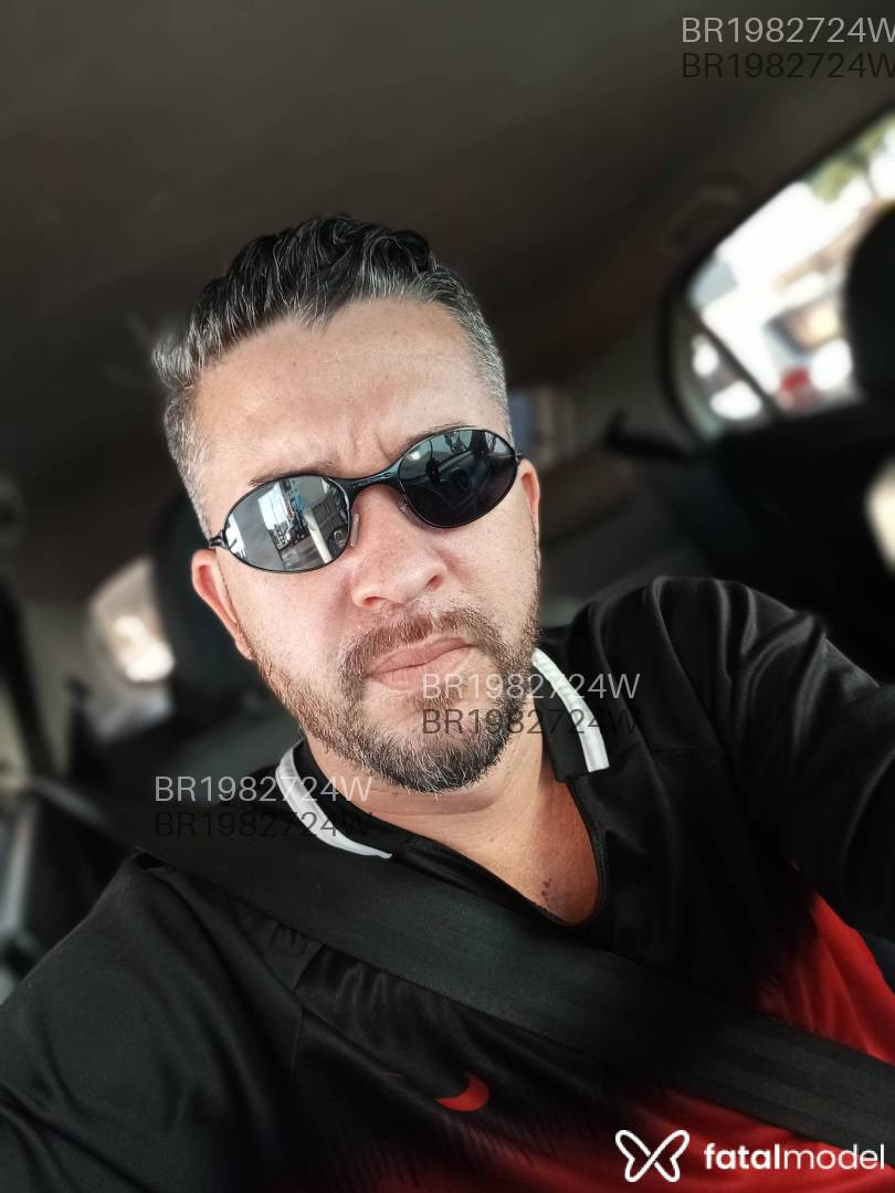 Acompanhante homem com cabelo castanho de olhos castanhos em Virtual - Keson