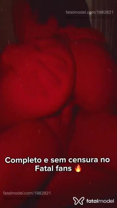 Acompanhante mulher loira (o) de olhos castanhos em Joinville - Paola Stazaki