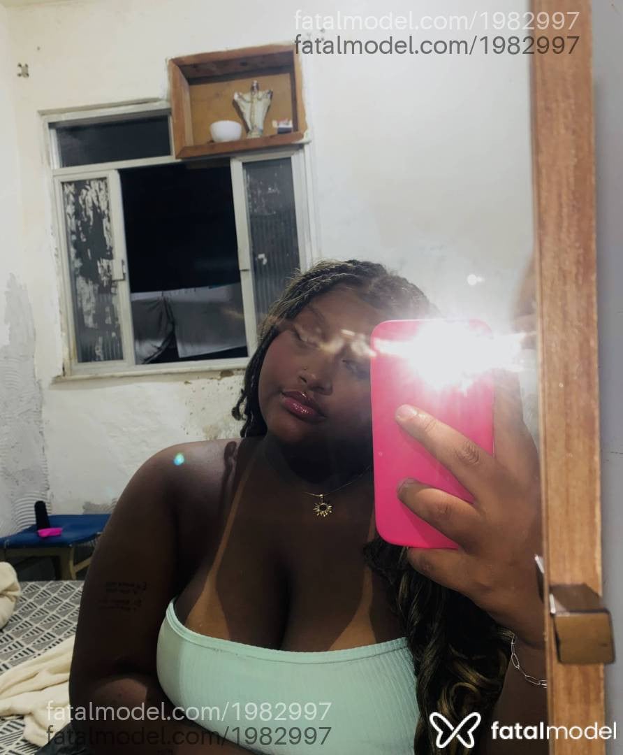 Acompanhante mulher com cabelo colorido de olhos pretos em Rio de Janeiro - Bruna Rodrigues