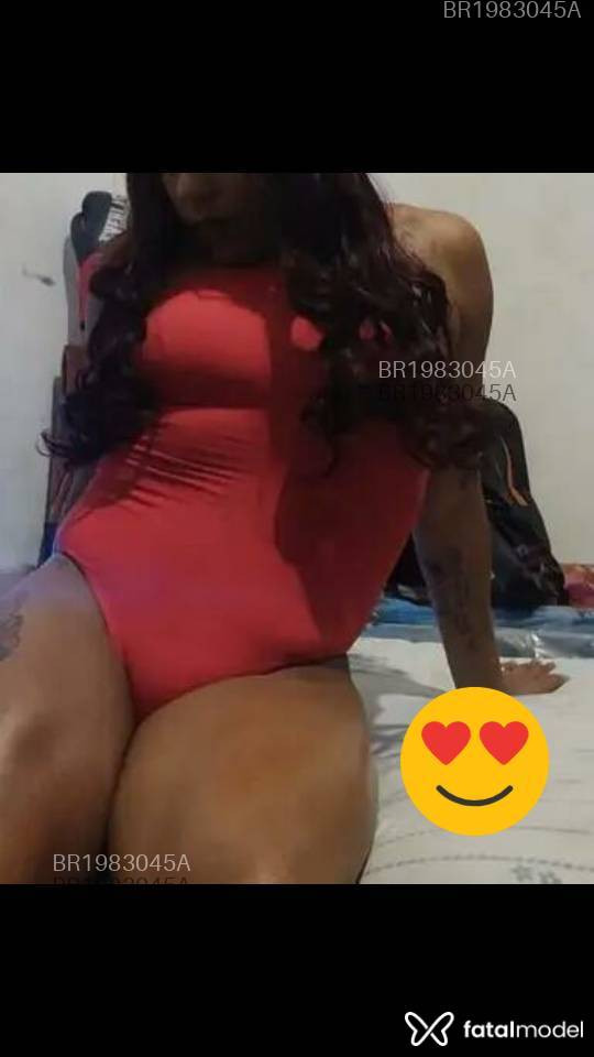 Acompanhante mulher morena (o) de olhos castanhos em Virtual Acompanhante mulher morena (o) de olhos castanhos em Virtual - Morena