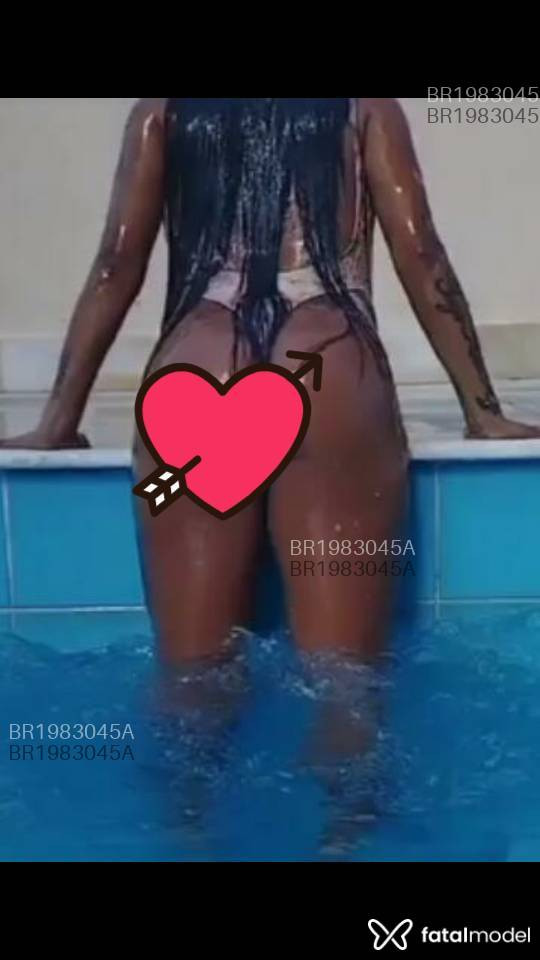 Acompanhante mulher morena (o) de olhos castanhos em Virtual Acompanhante mulher morena (o) de olhos castanhos em Virtual - Morena
