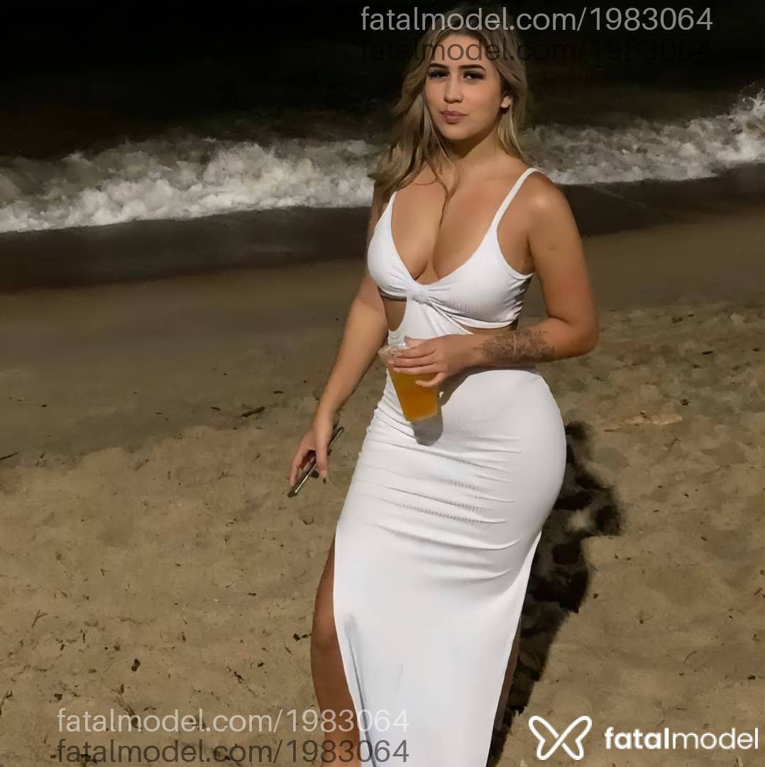 Acompanhante mulher loira (o) de olhos castanhos em Itapema - Larissa