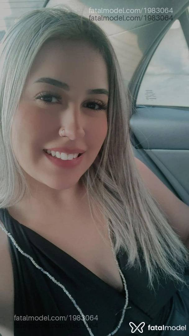 Acompanhante mulher loira (o) de olhos castanhos em Itapema - Larissa