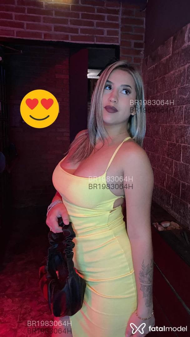 Acompanhante mulher loira (o) de olhos castanhos em Itapema - Larissa